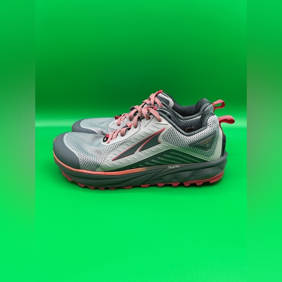 Altra Women’s Gray and Pink Athletic Shoes - Picture 2 of 8